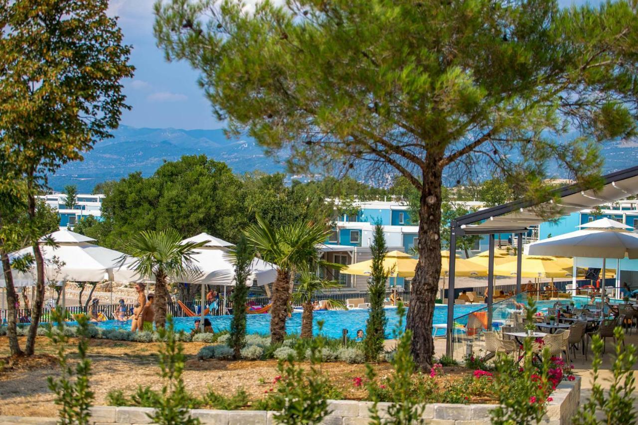 Mobile Homes Camping Omisalj ภายนอก รูปภาพ